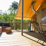 Huttopia Lanmary 3*