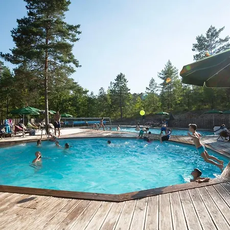 Prázdninový areál Huttopia Lanmary