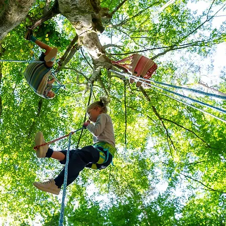 Prázdninový areál Huttopia Lanmary Antonne-et-Trigonant